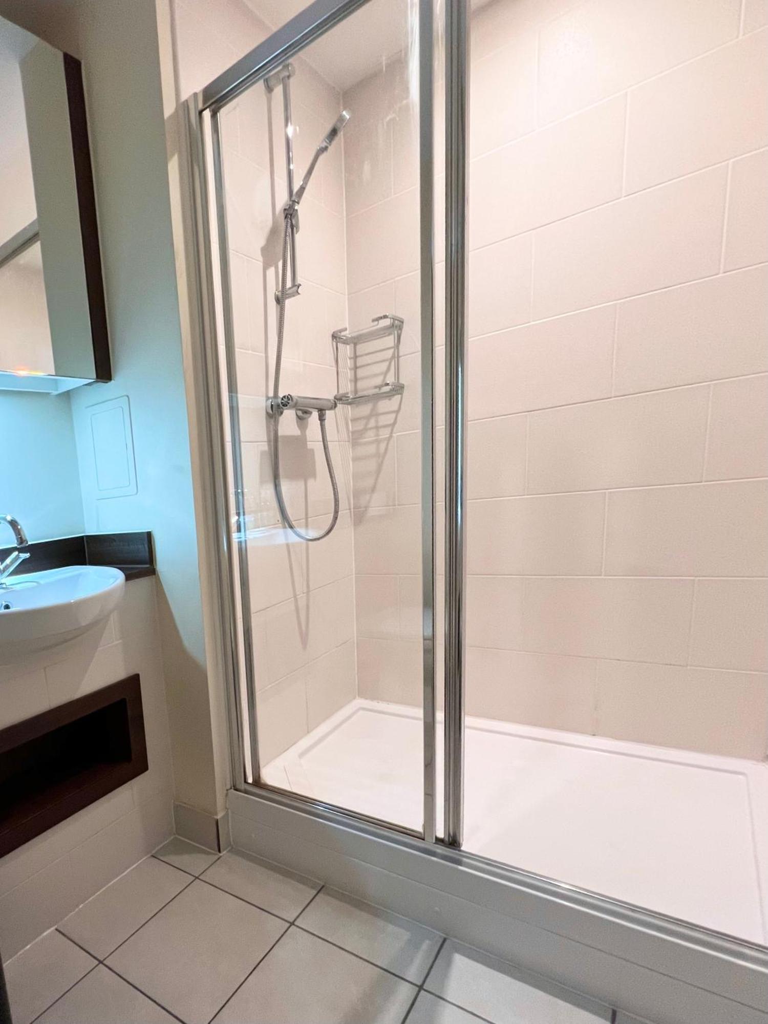 Apartment Canada Water Se16 7aq 2bed 2bathroom Ap